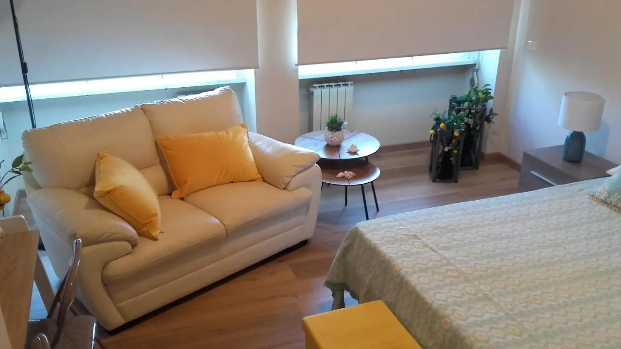 Ostia Lido Central Rooms 0*, Lido di Ostia Italien