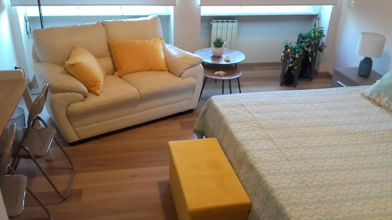 Ostia Lido Central Rooms לינה וארוחת בוקר לידו די אוסטיה